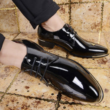 Laden Sie das Bild in den Galerie-Viewer, Mens shiny patent leather oxford casual business shoes